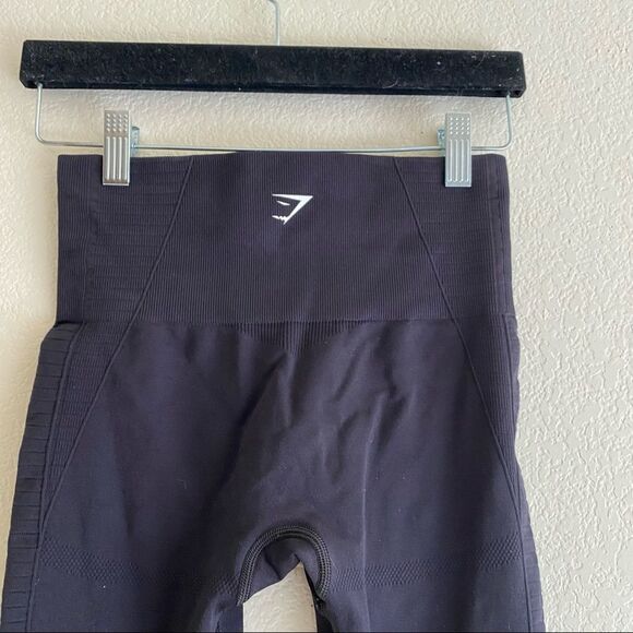 Gymshark Black Cropped Energy + Seamless Leggings - Picture 3 of 6